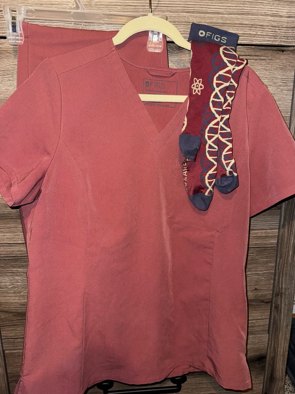 FIGS Women's Scrub Top/Bottoms in Mauve